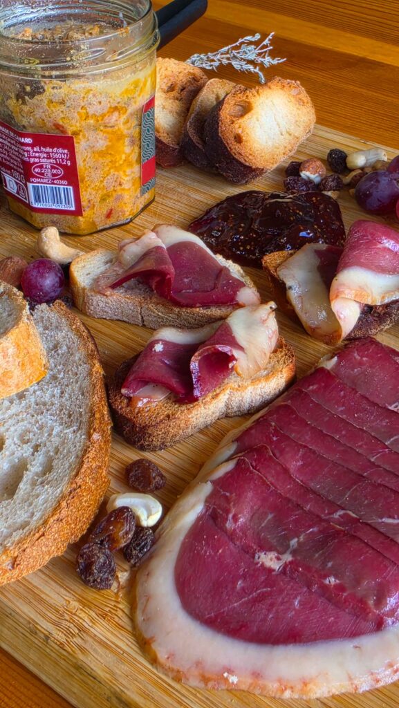 Dresser un plateau apéritif gourmand et facile